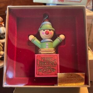 1977 Vintage Ornament - Yesteryears “Jack in the Box”